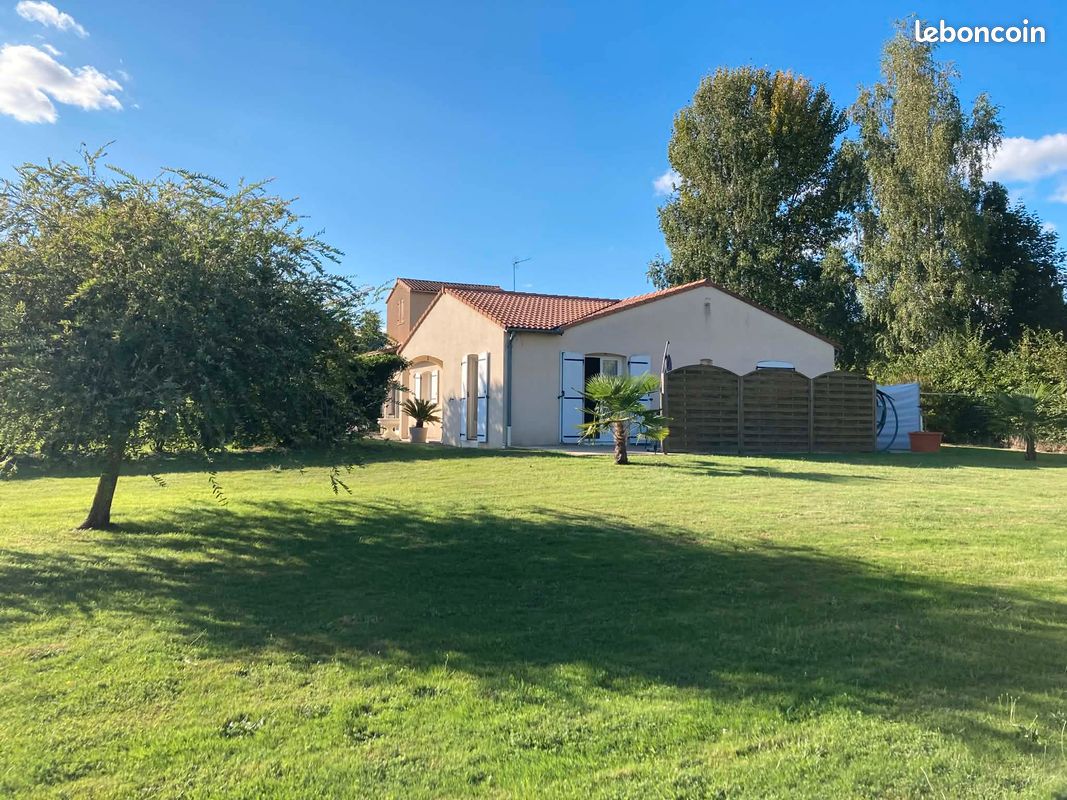 Maison 5 pièces 122 m² · à La Forêt-sur-Sèvre · 122 m² · 215 000 €
