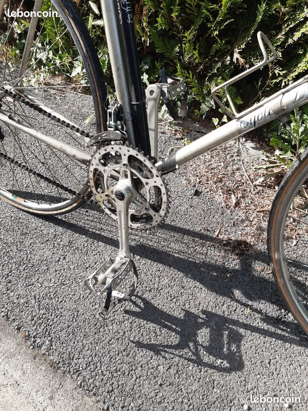 Véritable vélo de route "vintage " Cycles DUBAU " dans son jus " (image 10)