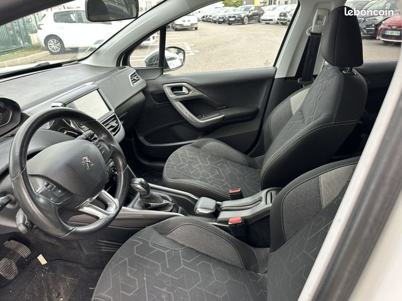 Peugeot 2008 1.2 PURETECH 110CH ACTIVE (image 12)