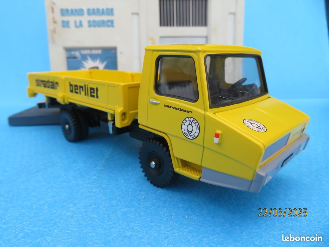 Jouet Ancien En Bois Majolu Clairbois - Camion Berliet Stradair Benne Basculante 50 Cm