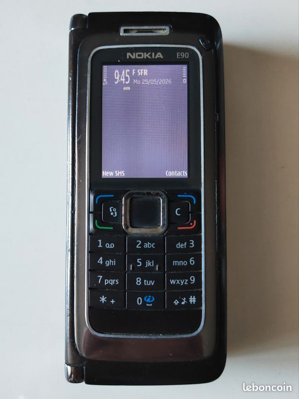 Nokia E90 (image 1)