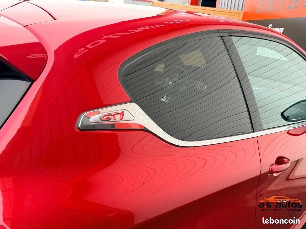 Peugeot 208 1.6 THP 200 GTI / GPS / CUIR / SPORT / (image 8)