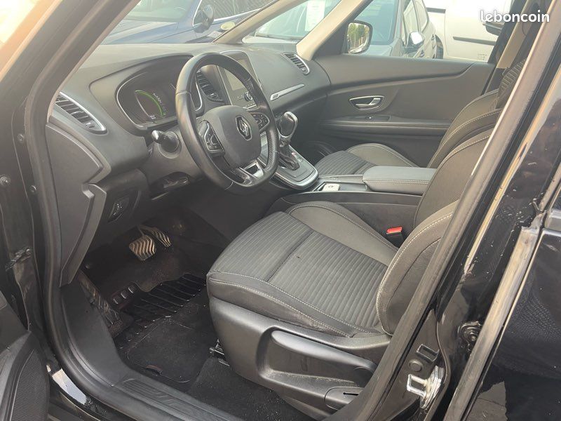 RENAULT Scénic IV 1.7 Blue dCi 16V EDC6 120 cv Boîte auto (image 5)