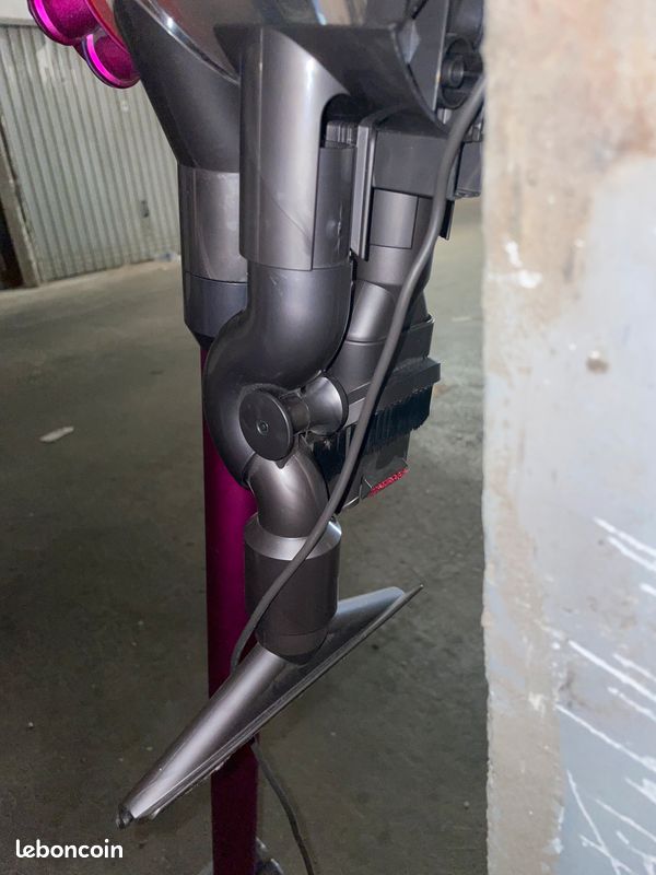 Aspirateur dyson v7 très bonne état (image 5)