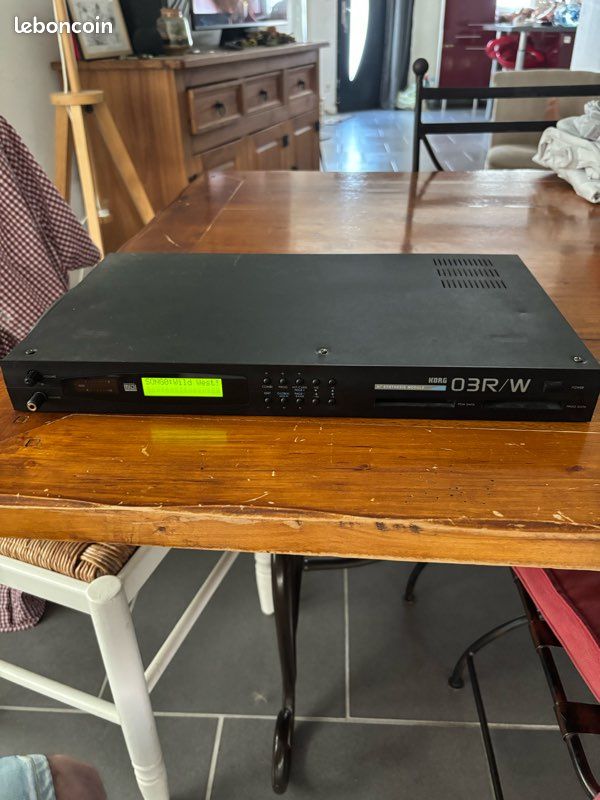 Korg 03r/w - En très bon état, pile neuve (image 1)