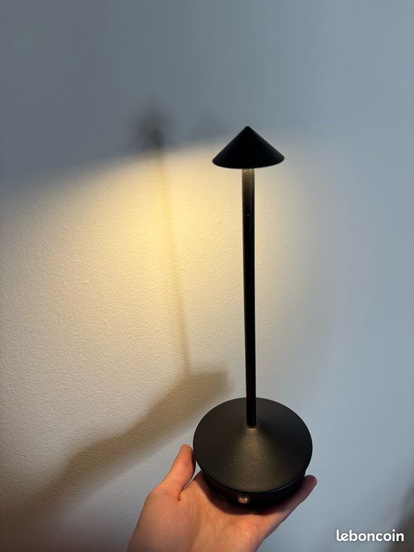 Lampe d’appoint / de chevet / de table rechargeable (image 2)