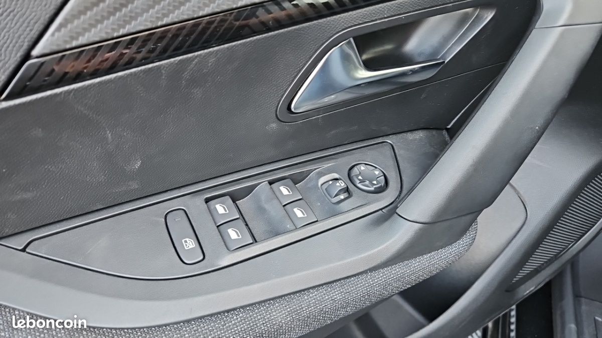 Peugeot 2008 100 SS BVM6 STYLE (image 22)
