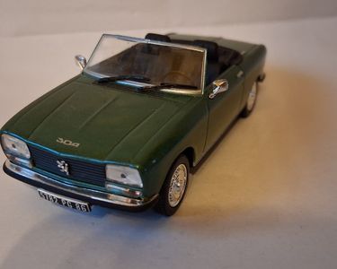 Peugeot 304 Cabriolet Argent 1973 - 1/18 Cult Models - Miniature Neuve