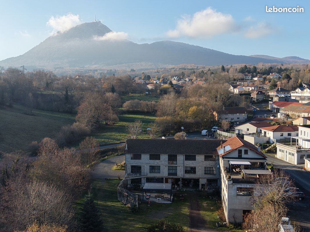 Local commercial 22 pièces 1000 m² · à Orcines · 1 000 m² · 1 133 000 €