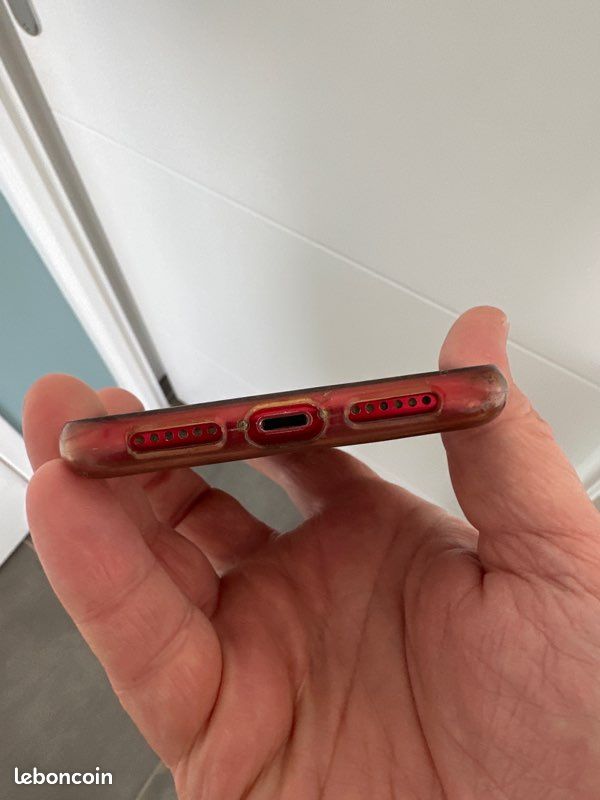Lot 2 iPhone XR - POUR PIÈCES - HS