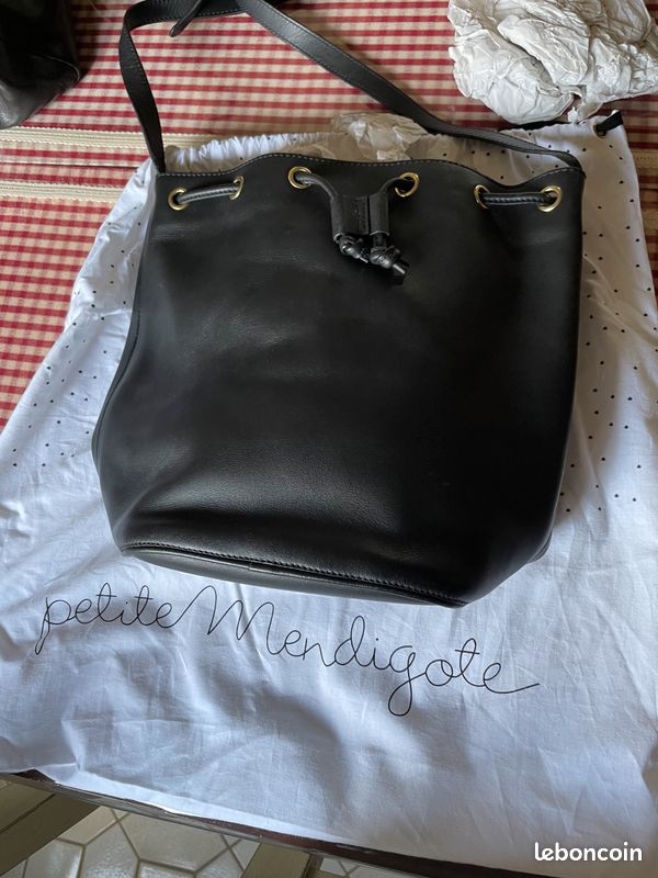 Sac seau besace La Petite Mendigote cuir noir excellent