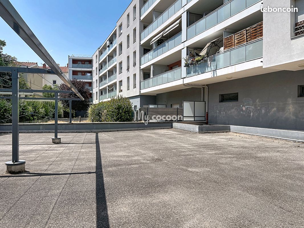 Appartement 3 pièces 58 m² · à Vénissieux · 58 m² · 198 000 €