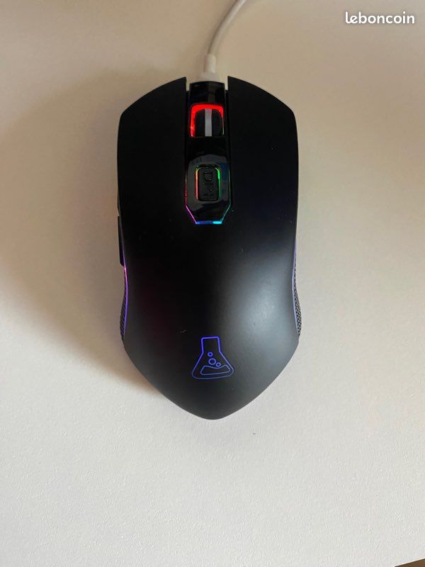 Souris gaming filaire en parfait état (image 3)