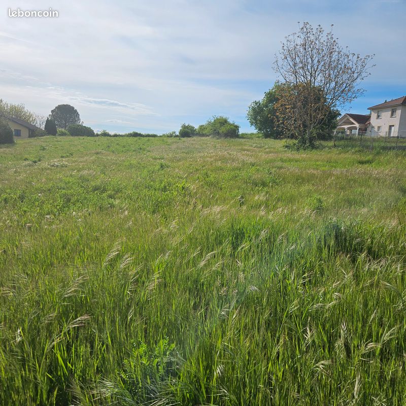 Terrain constructible · à Saint-Chef · 105 000 €
