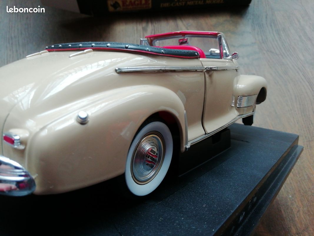 Voiture Chevrolet deluxe année 1941 échelle 1/18 - Collection