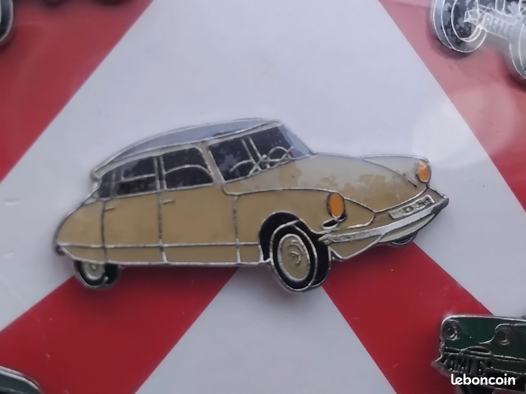 Broche Ancienne Vintage Rétro – Citroën Cabriolet – Collection Privée