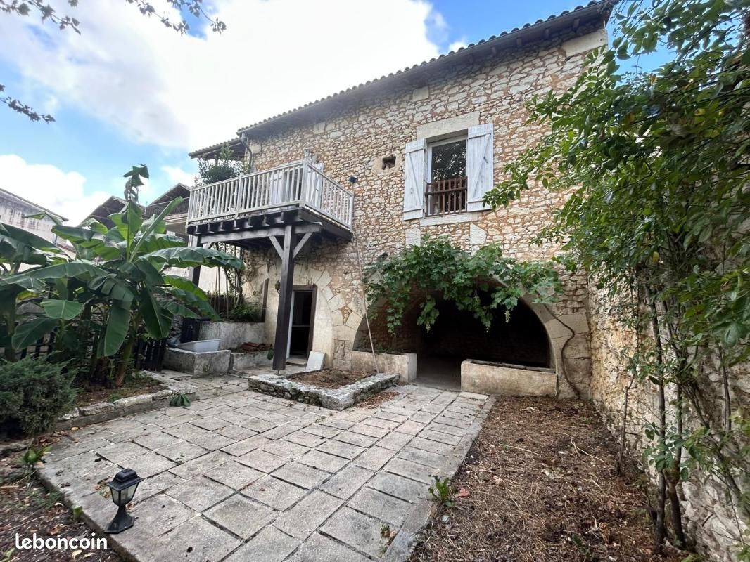 Maison 6 pièces 210 m² · à Coulounieix-Chamiers · 210 m² · 1 300 €