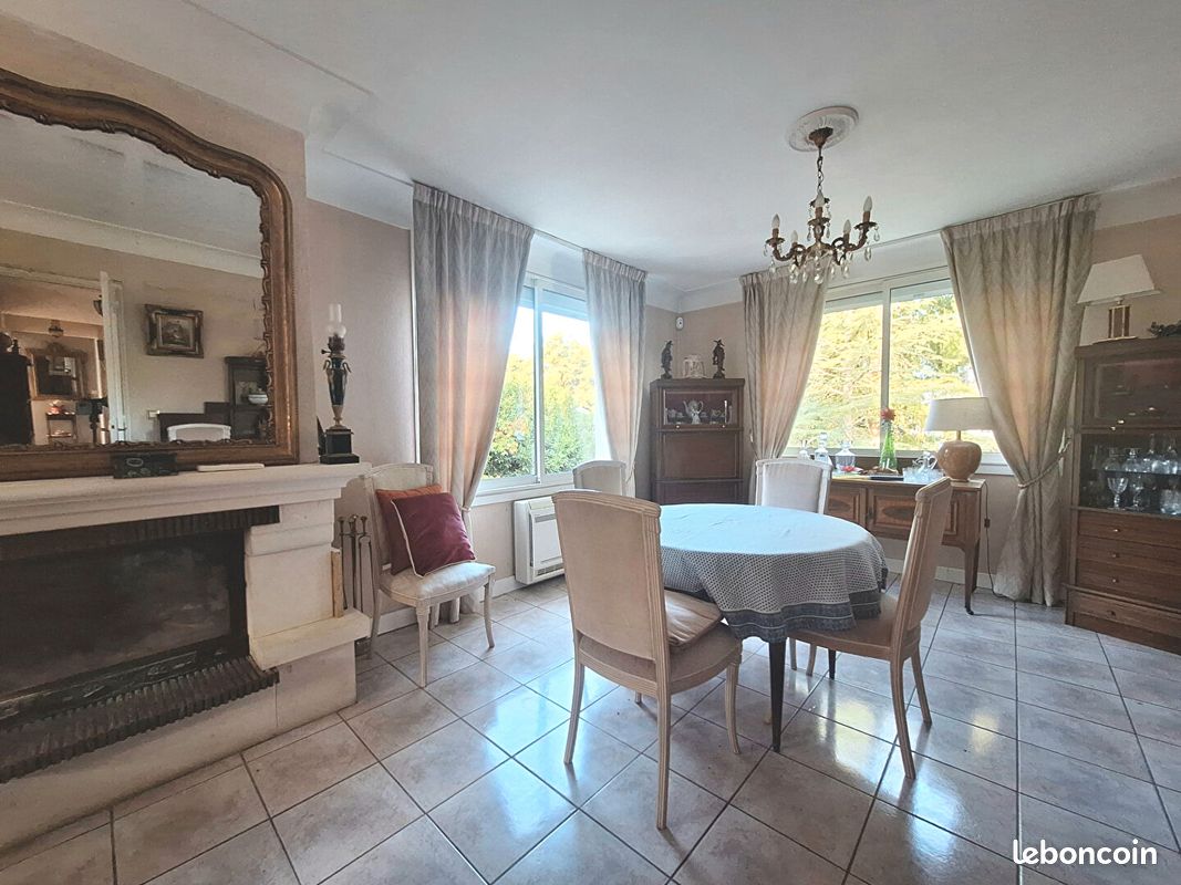Maison 9 pièces 233 m² · à Arnage · 233 m² · 399 000 €