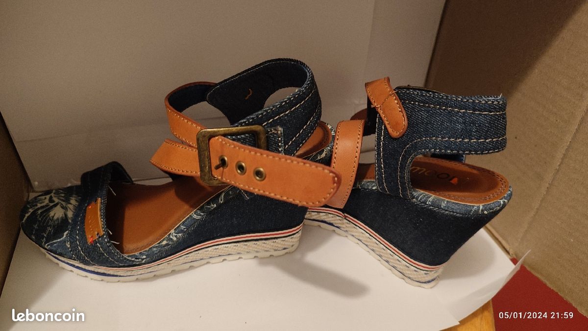 Sandal compance (image 2)