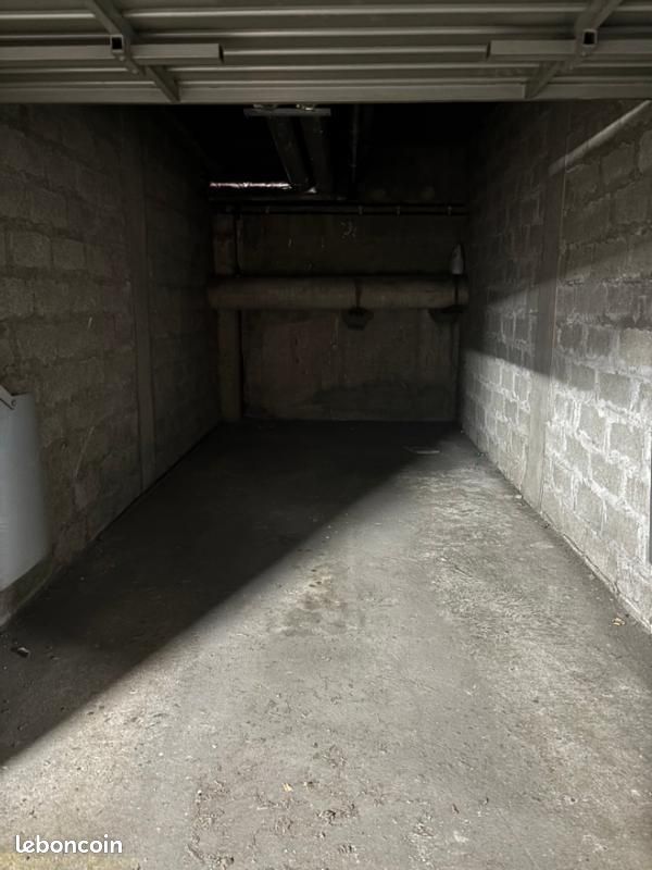 Garage/box Lyon · 28 000 €