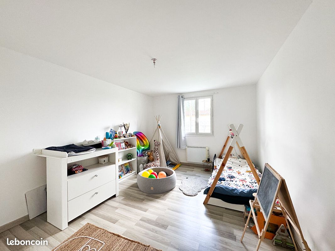 Pavillon 6 pièces 145 m² - Ars 16130 (image principale 5)
