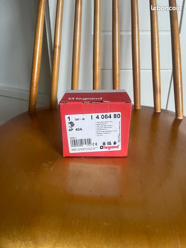 1 interrupteur sélectionneur DX3 IS 4P 40A (image 1)