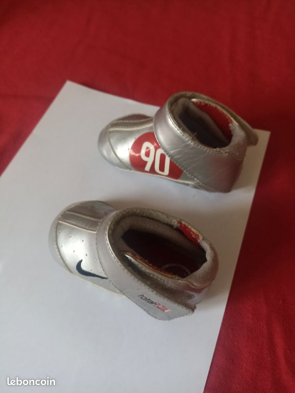 Chaussures bébé taille 18 5 (image 1)