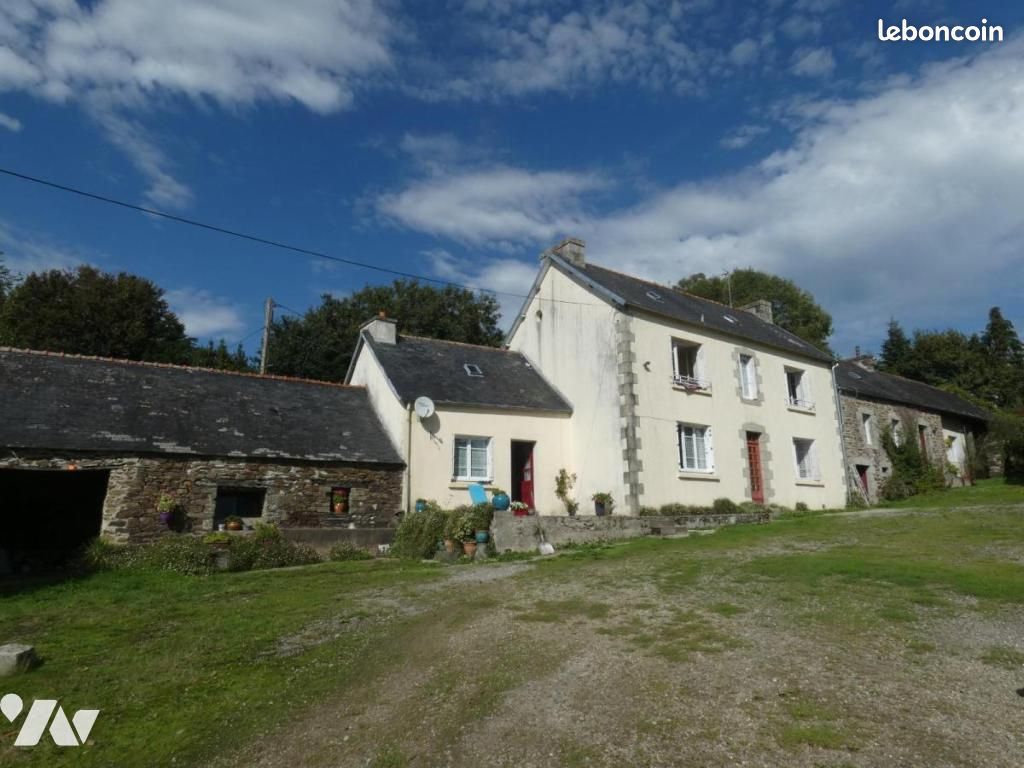 Maison 11 pièces 172 m² · à Le Cloître-Pleyben · 172 m² · 239 300 €