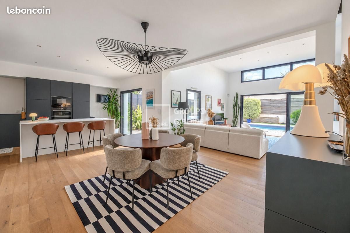 Maison 7 pièces 192 m² · à Rennes · 192 m² · 829 500 €