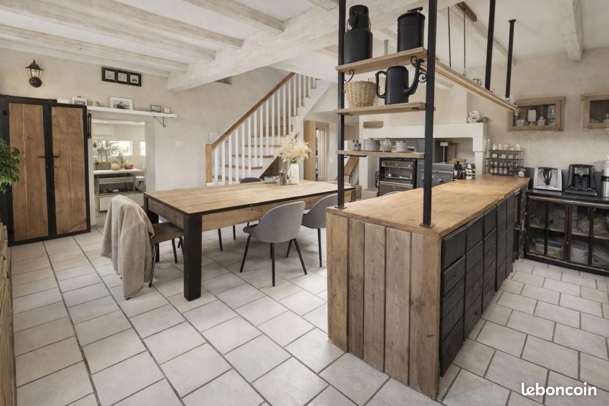 Maison 6 pièces 160 m² · à Mervent · 160 m² · 176 000 €