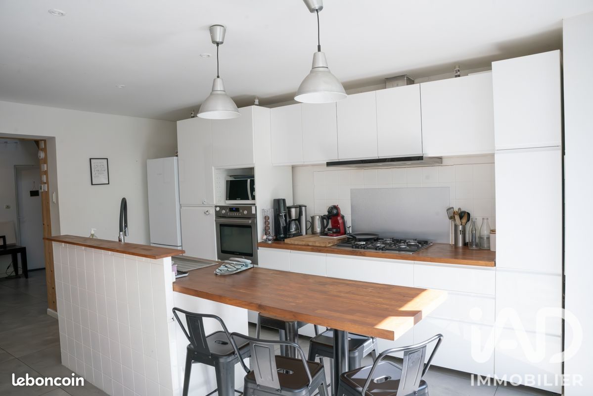 Maison 7 pièces 173 m² · à Bordeaux · 173 m² · 2 375 €/mois