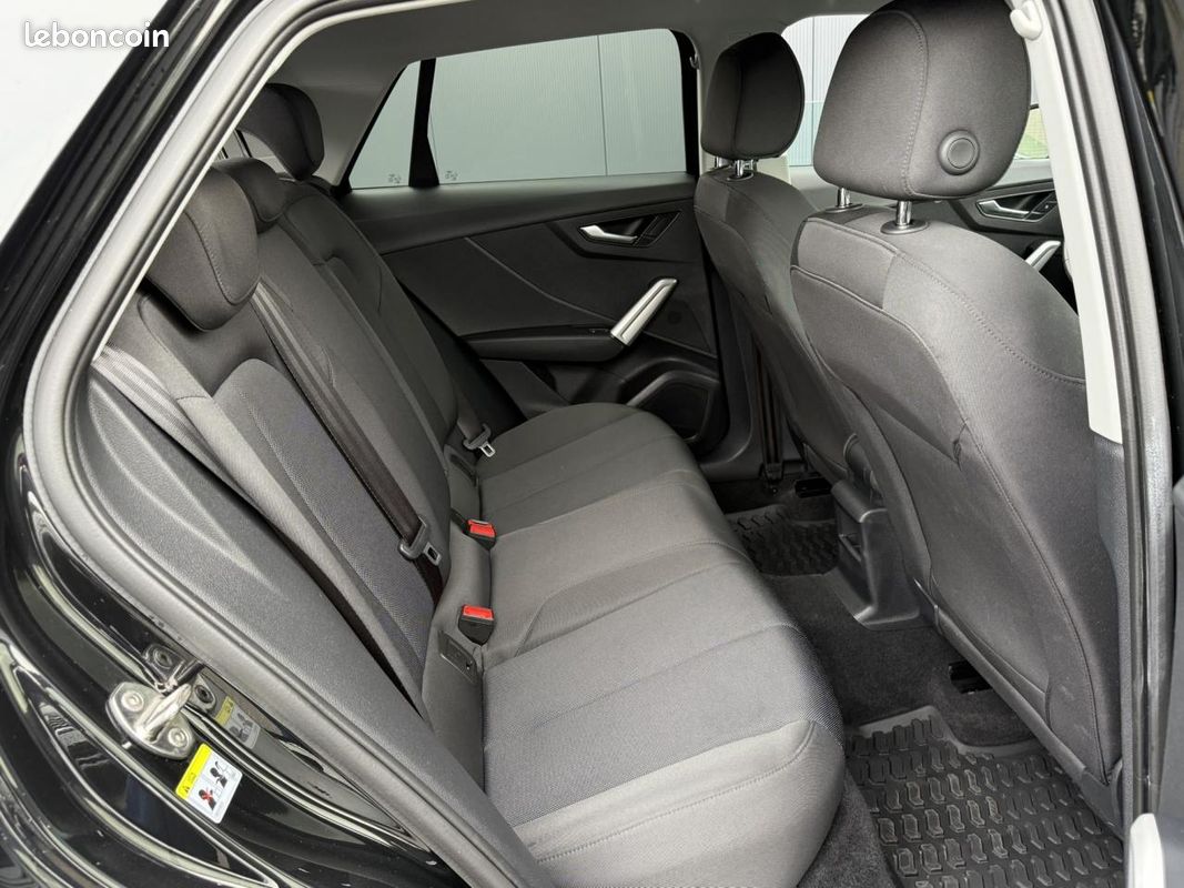 AUDI Q2 35 TFSI 150 S-Tronic S Line avec Caméra et Hayon électrique (image 16)