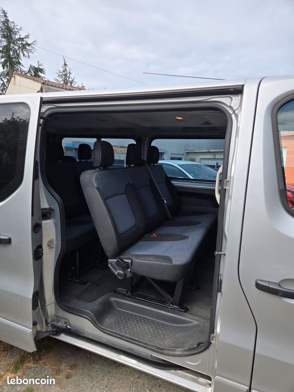 Opel vivaro bi turbo 9 places (image 4)