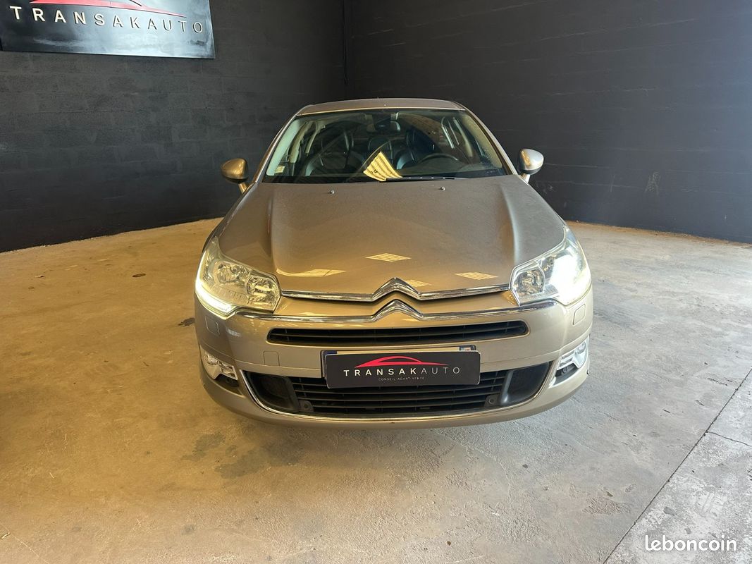 CITROEN C5 1.6 e-HDi 115 Confort BMP6 (image 8)