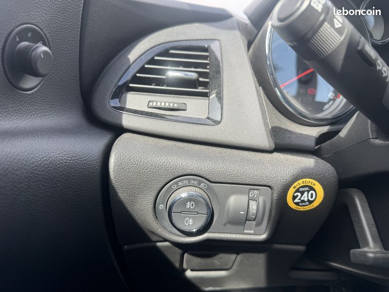 Opel ASTRA GTC 2.0 CDTI Biturbo (image 18)