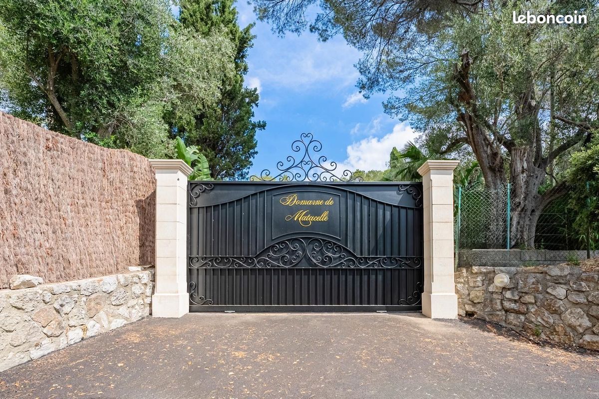 Maison 10 pièces 496 m² · à Mougins · 496 m² · 3 950 000 €