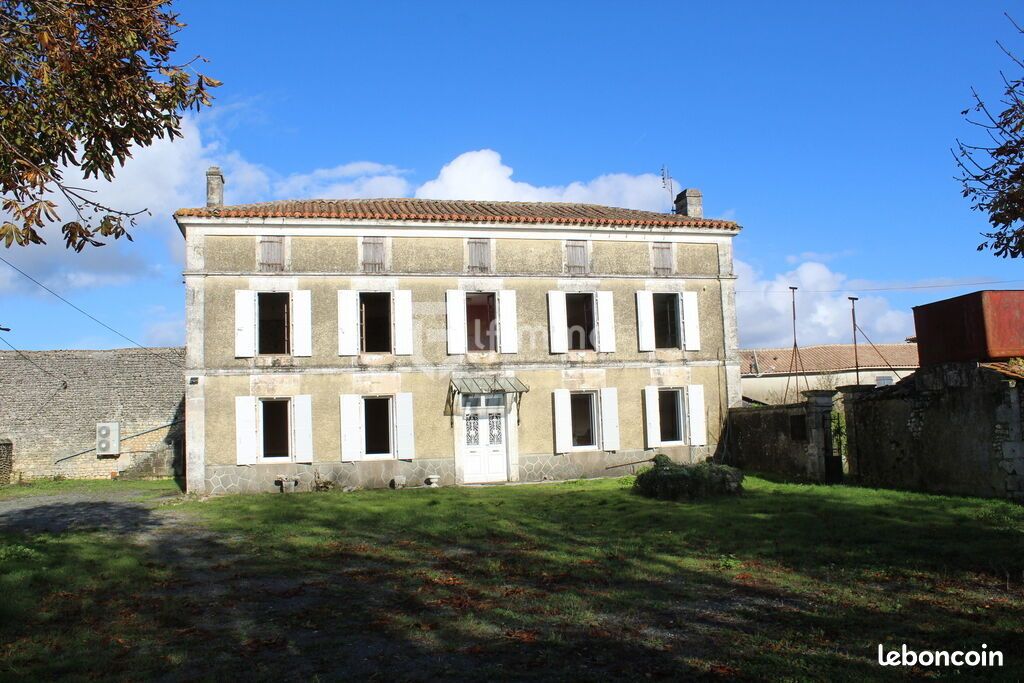 Maison 7 pièces 190 m² - Fouquebrune 16410 (image principale 1)
