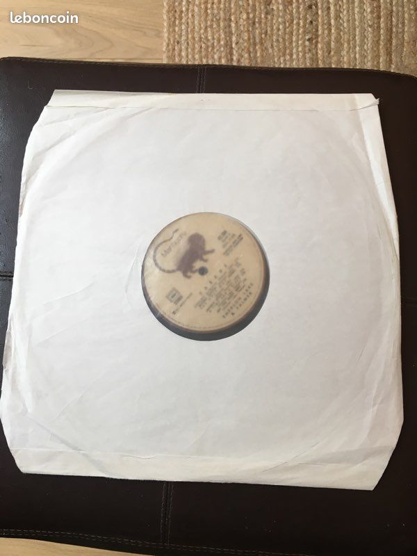 Disque vinyle 33 tours. Emerson Lake & Palmer. Tarkus. Manticore France, 1973. Réf : 43.504. Sans pochette, disque rayé. Prix à débattre. Possibilité d’achat groupé (image 9)