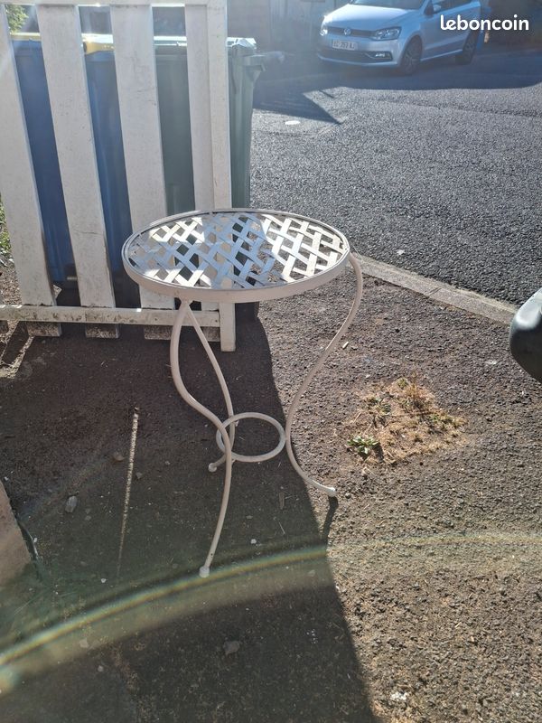 Petite desserte en fer (image 1)