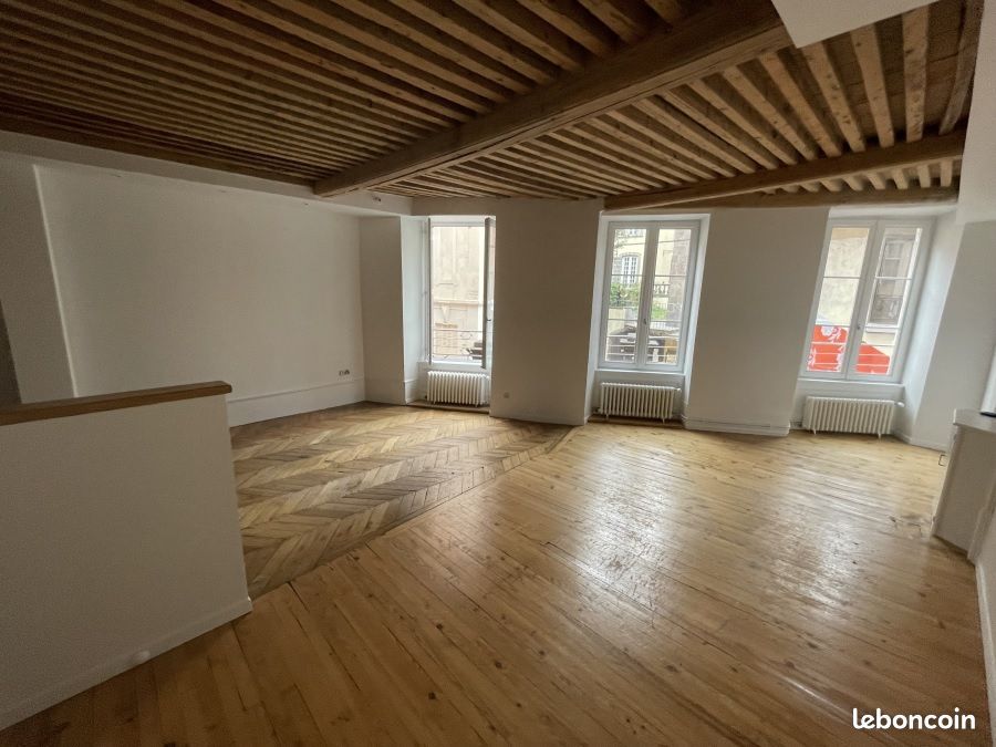 Appartement 5 pièces 111 m² · à Clermont-Ferrand · 111 m² · 1 300 €