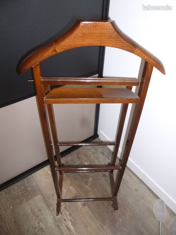 VALET de CHAMBRE en BOIS à ROULETTES pour POSER les VETEMENTS (image 1)