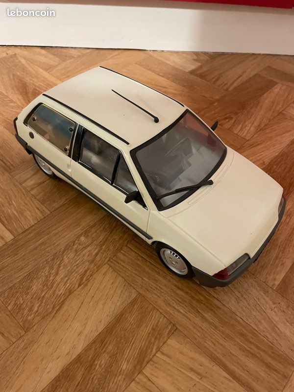 Voiture Miniature Citroën AX Mont Blanc - Blanche, état Impeccable V