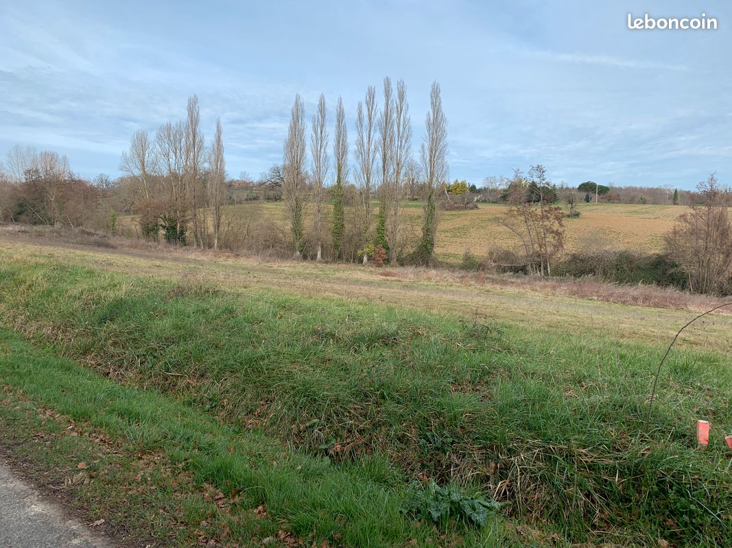 Terrain prêt à batir avec permis de construire · à Saint-Laurent · 20 000 €