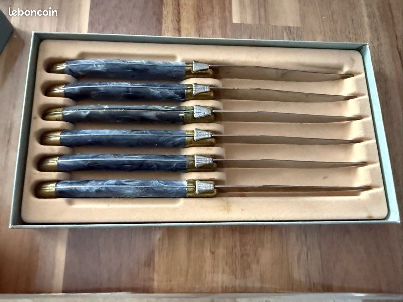 Ménagère M16 ABS Ivoire LAGUIOLE : le lot de 16 pièces à Prix