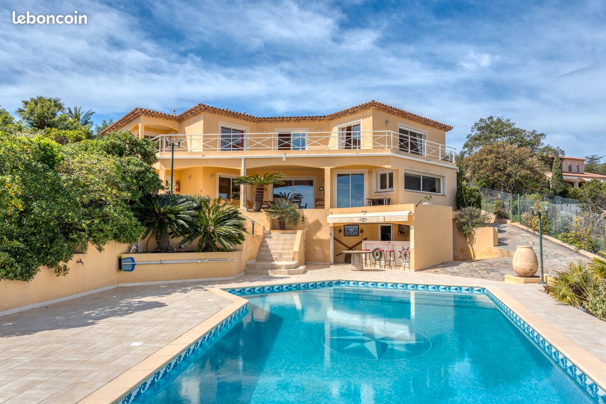 Maison 3 pièces 330 m² · à Roquebrune-sur-Argens · 330 m² · 2 700 000 €