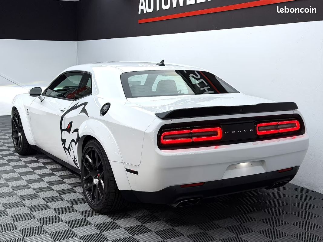 Dodge CHALLENGER SRT 392 Widebody 6.4 HEMI V8 492 ch BVA8 – Shaker – Alpine – Widebody (image 7)