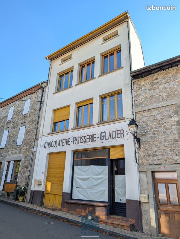 Maison 5 pièces 156 m² · à Vertolaye · 156 m² · 41 800 €