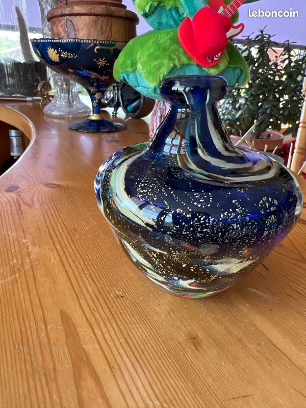 Flacon de parfum ou vase en verre de Murano superbe dans sa couleur exceptionnel magnifique et très rare (image 1)