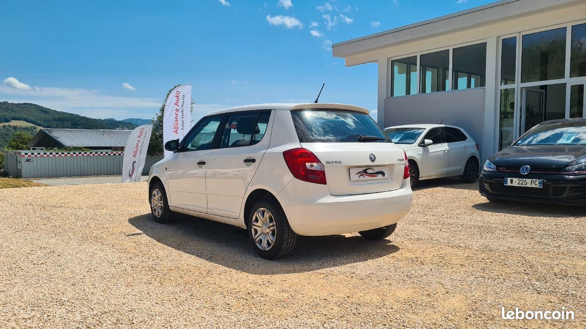 SKODA Fabia - 1.6 Tdi Active 90ch diesel (image 7)
