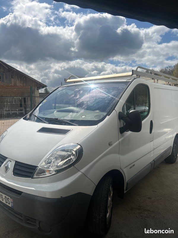 Vends trafic 2. 2 litres Dci à 178970kms (image 2)